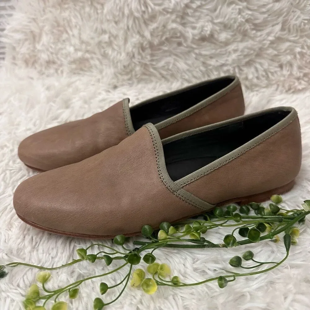Gentle Souls Edge-Y Beige Neutral Comfy Slip On Flat Leather Loafers Sz 7.5M NEW